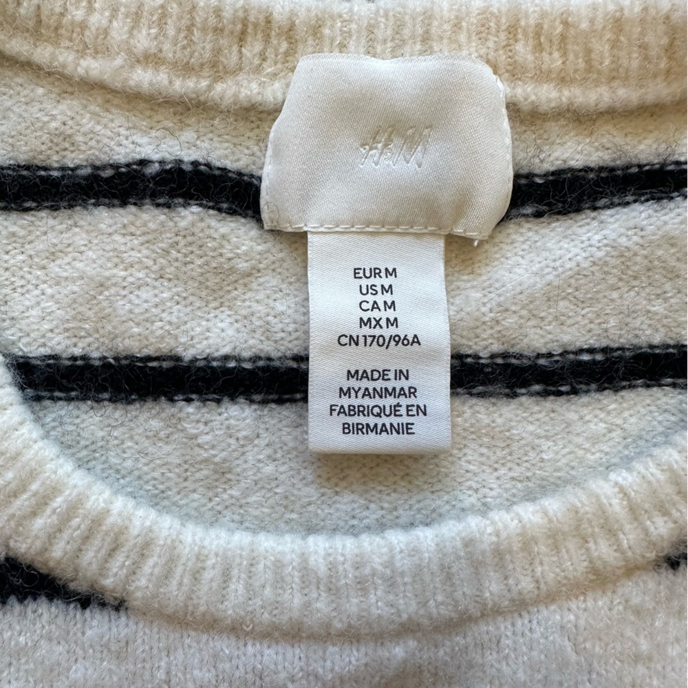 H&M Cream Striped Sweater – Women’s Medium Short Sleeve Chic Knit - Picture 4 of 5